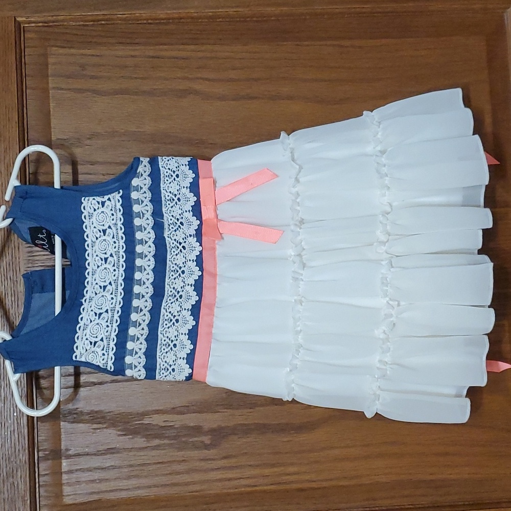 Girls sleeveless spring dress.
